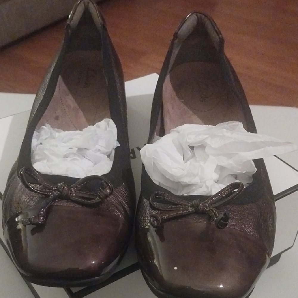 Clarks Brown Leather Flats with Bow